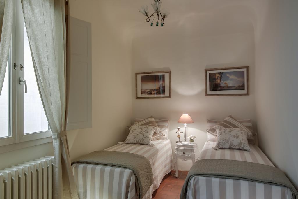 Apartments Florence- Santa Maria Novella Rum bild